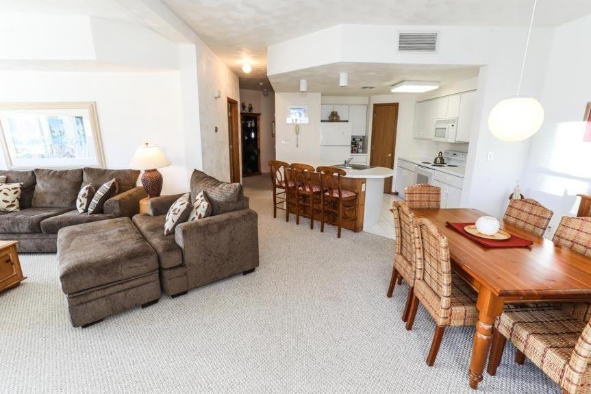 Seven Springs Stonegate 2 Bedroom Standard Condo, Ski-in Out, Sleeps 8! * Champion