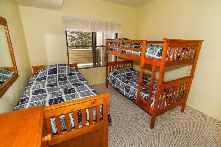 Seven Springs Stonegate 2 Bedroom Standard Condo, Ski-in Out, Sleeps 8! *