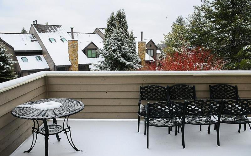 Seven Springs Stonegate 2 Bedroom Standard Condo, Ski-in Out, Sleeps 8! Apartment
