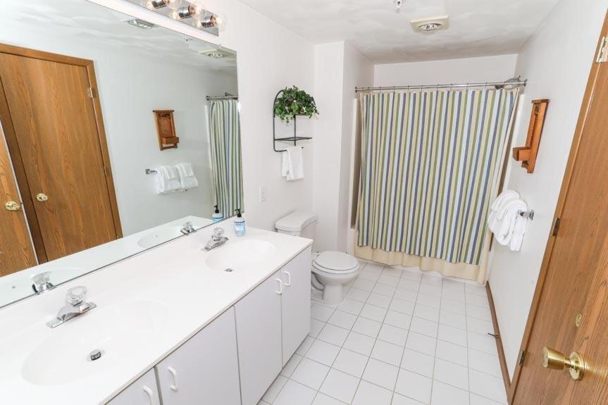 Seven Springs Stonegate 2 Bedroom Standard Condo, Ski-in Out, Sleeps 8! * Champion